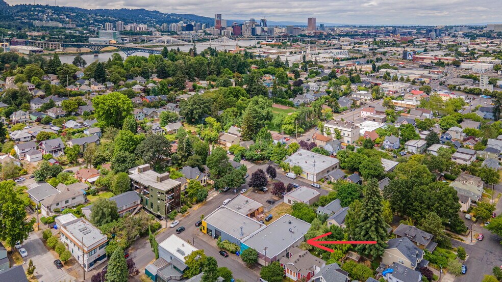 More Photos Of 1219 SE Lafayette St, Portland Loft Creative Space For Sale