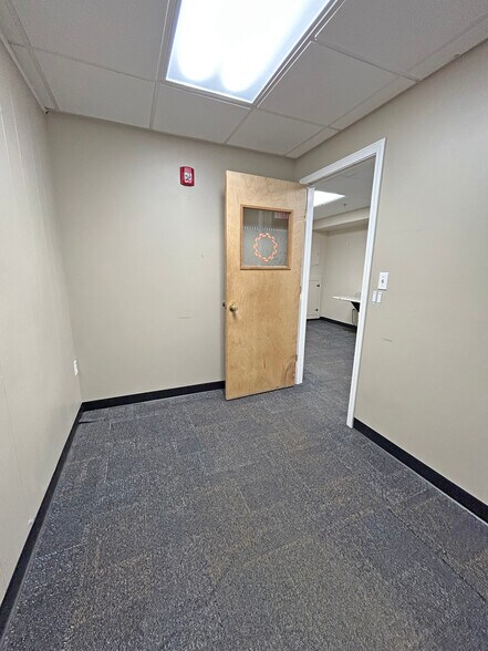 More Photos Of 865 Islington St, Portsmouth Loft Creative Space For Lease