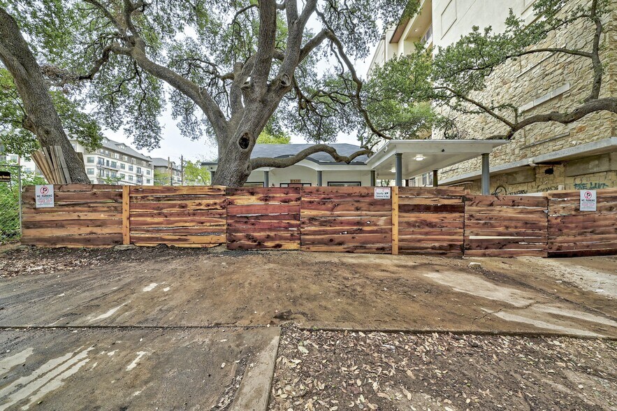 More Photos Of 2511 San Gabriel St, Austin Multifamily For Sale
