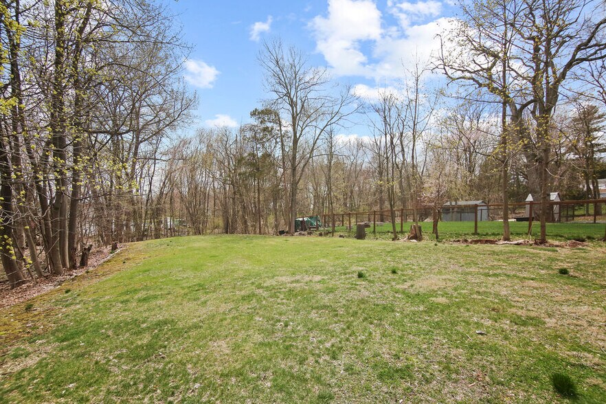 More Photos Of 18 Elm St, Rocky Hill Office Residential For Sale