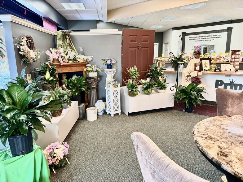 More Photos Of 3724 12th St NW, Canton Freestanding For Sale