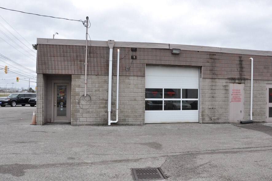 More Photos Of 1377-1395 Lauzon Rd, Windsor Auto Dealership For Sale
