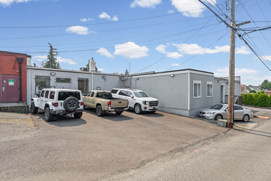 More Photos Of 3907-3909 6th Ave, Tacoma Freestanding For Sale