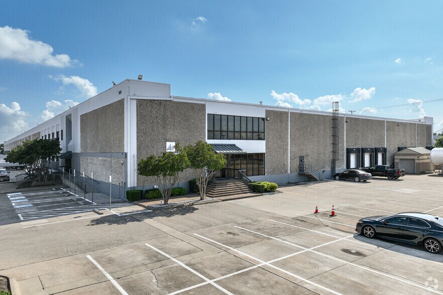 More Photos Of 807-809 110th St, Arlington Distribution For Lease