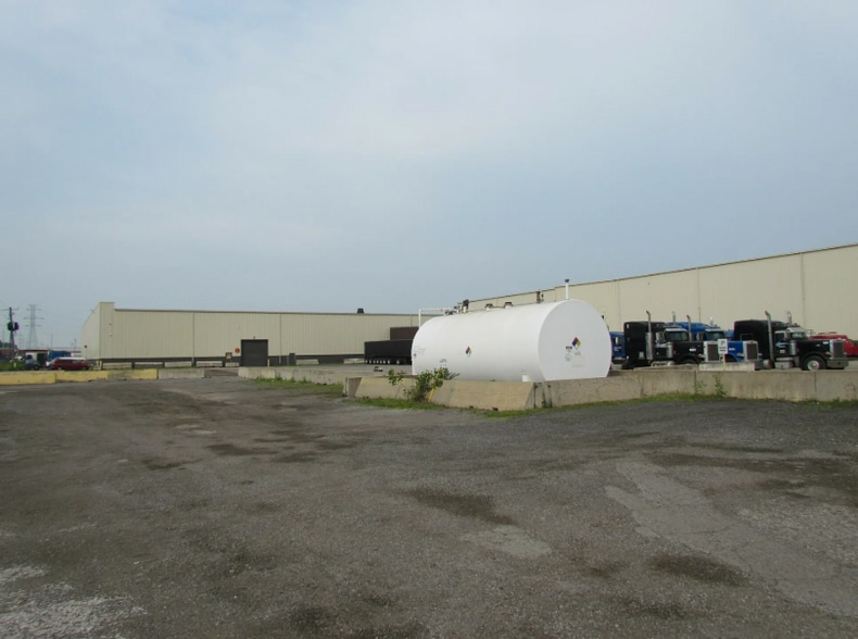 More Photos Of 17065 Hess St, Melvindale Manufacturing For Sale