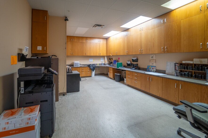 More Photos Of 610 E End St, Goliad General Retail For Sale