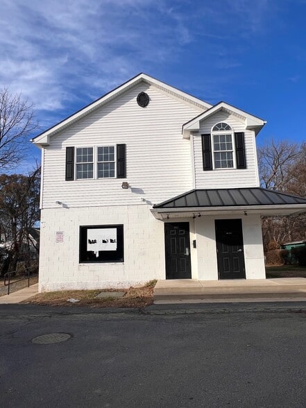 More Photos Of 2419 W Newport Pike, Wilmington Storefront Retail Office For Lease