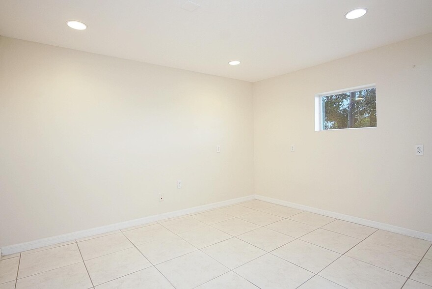 More Photos Of 706 N 7th St, Fort Pierce Office For Sale