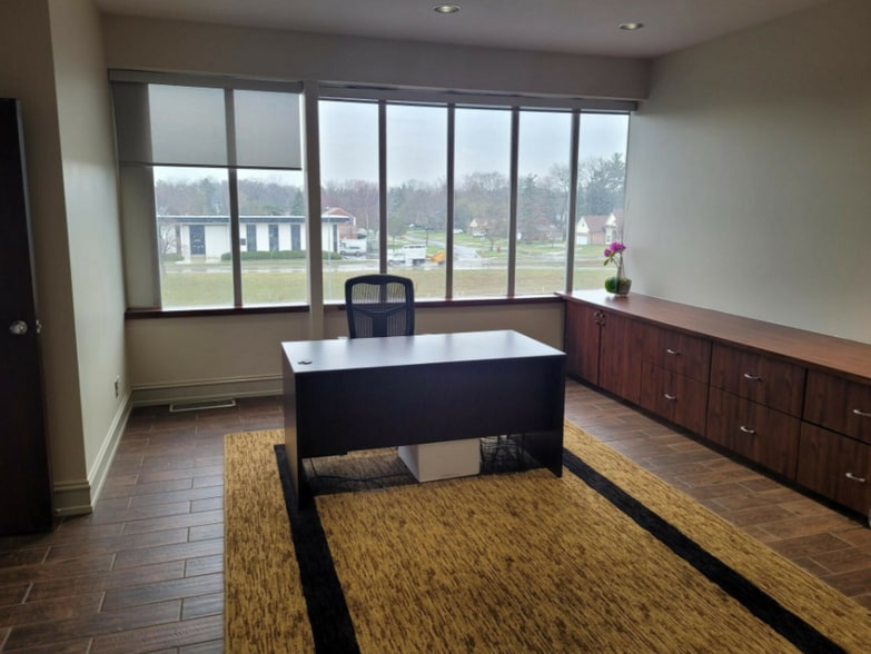 20800 Southfield Rd, Southfield, MI 48075 Office For Lease