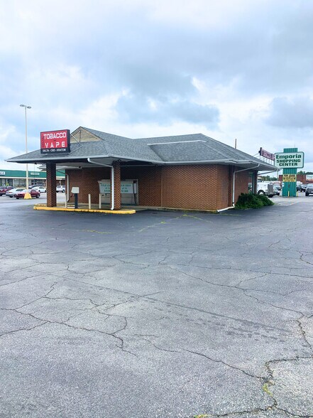 More Photos Of 524 N Main St, Emporia Freestanding For Lease