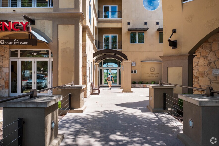 More Photos Of 6836 Bee Caves Rd, Austin Office For Lease