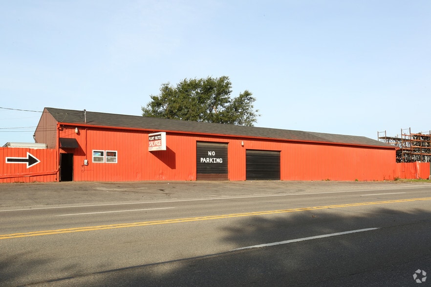 Primary Photo Of 5901 N Dort Hwy, Flint Auto Salvage Facility For Sale