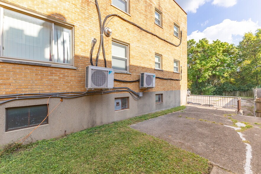 More Photos Of 6914 Montgomery Rd, Cincinnati Apartments For Sale