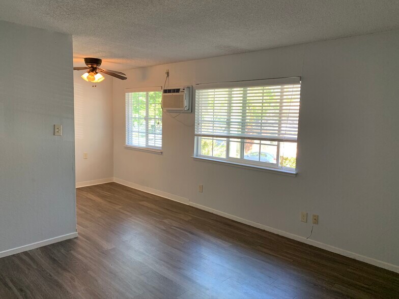 More Photos Of 2700 32nd St, Sacramento Multifamily For Sale