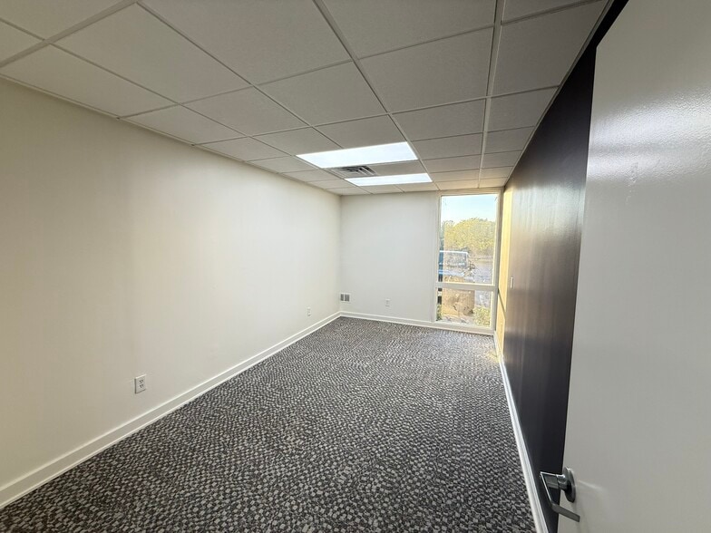 More Photos Of 20 Office Park Way, Pittsford Office For Lease