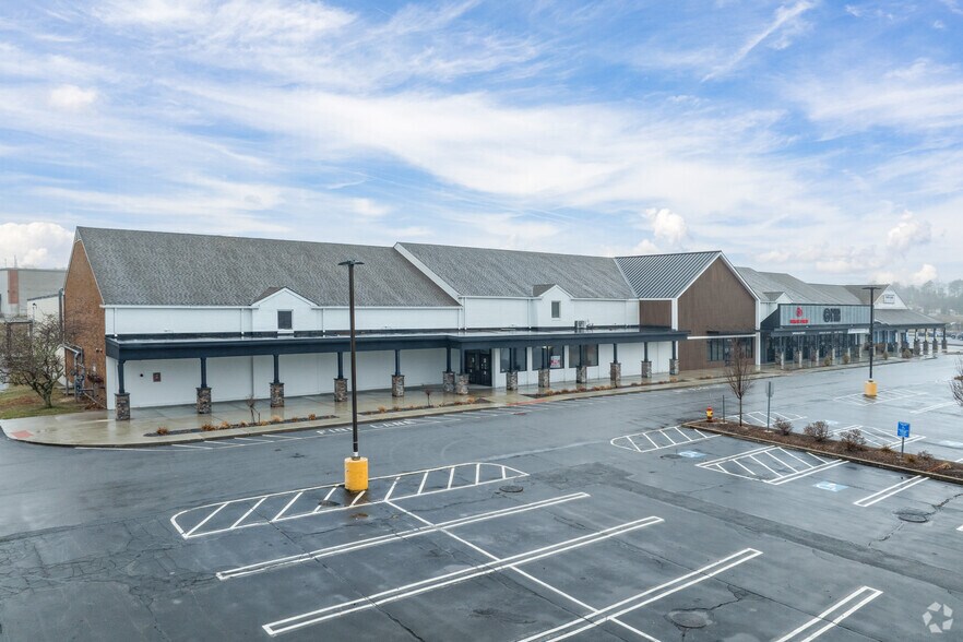 More Photos Of 71-101 Carver Rd, Plymouth Unknown For Lease