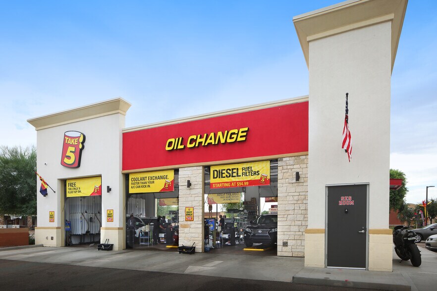 More Photos Of 2694 Market st, Gilbert Auto Repair For Sale