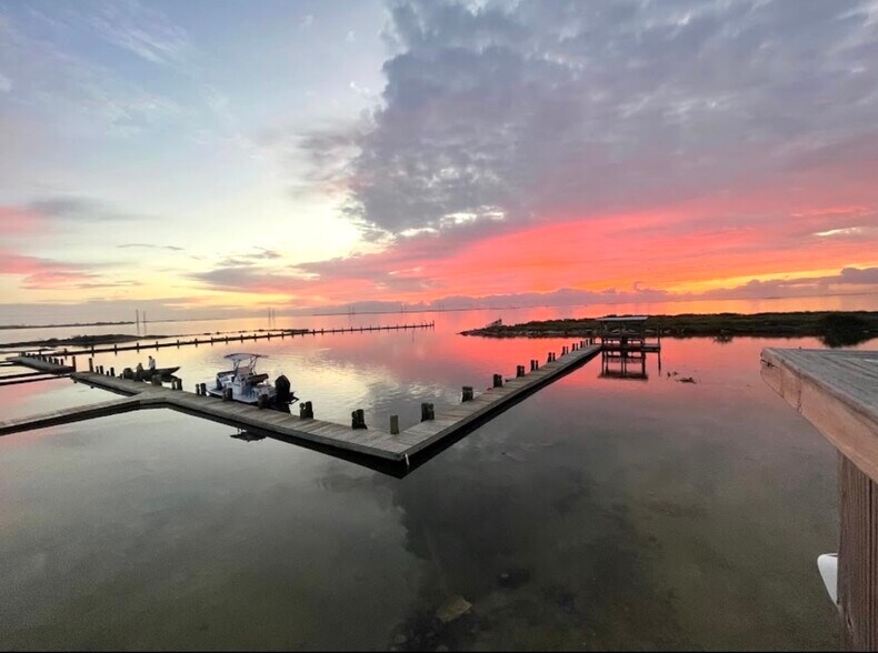 More Photos Of 101 Skipper Ln, Corpus Christi Warehouse For Sale