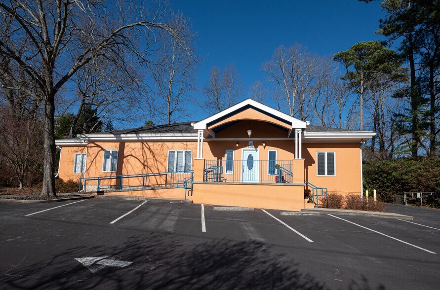 More Photos Of 3802 N Druid Hills Rd, Decatur Office Residential For Sale