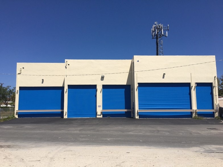Primary Photo Of 117 NW 3rd Ave, Dania Warehouse For Lease