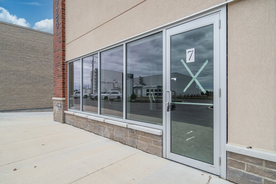 More Photos Of 1325 Centennial Dr, Kingston Flex For Lease