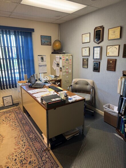 More Photos Of 6 Roberts Ave, Rutland Medical For Sale