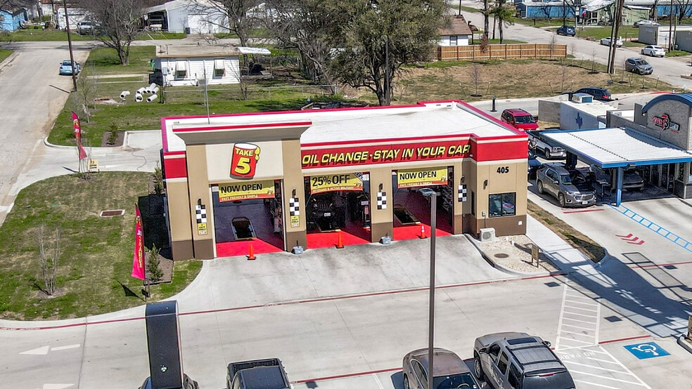 Primary Photo Of 405 US Route 82, Gainesville Auto Repair For Sale