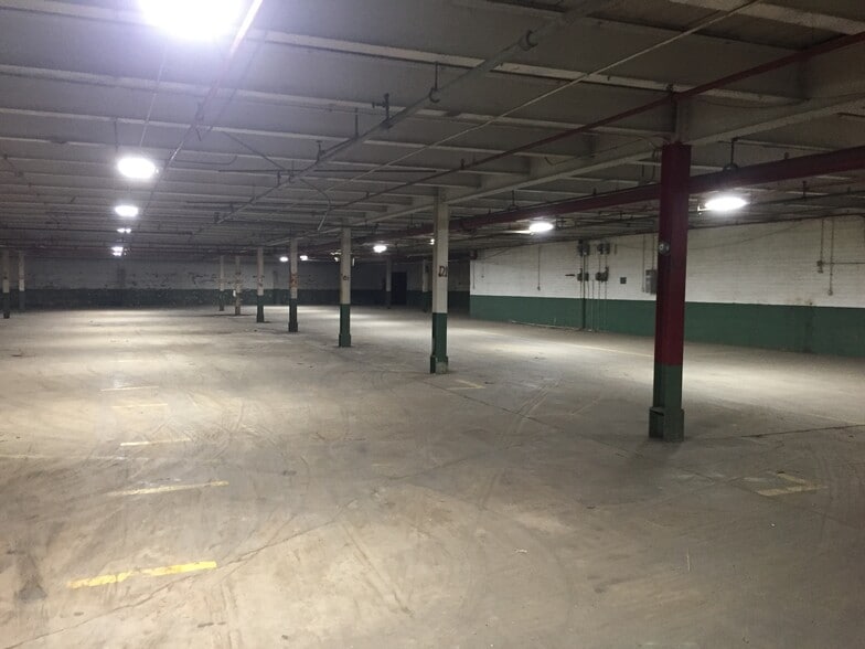 More Photos Of 200 N Church St, Lexington Warehouse For Lease