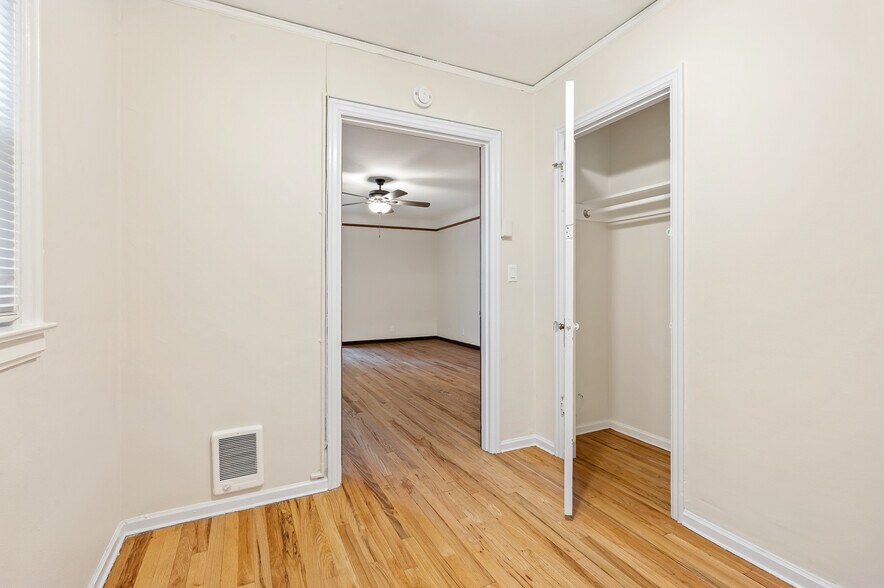 More Photos Of , Seattle Multifamily For Sale