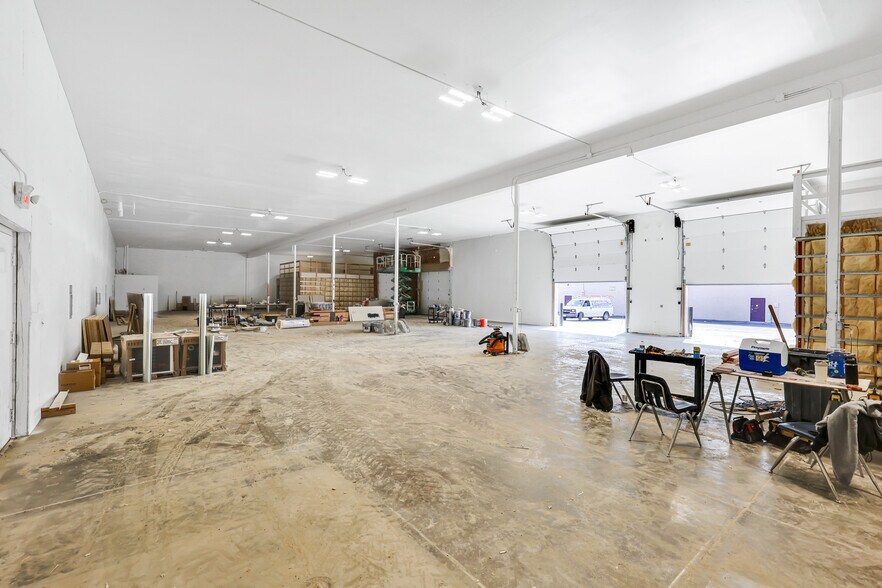 More Photos Of 21 N Skipworth Rd, Spokane Valley Showroom For Lease