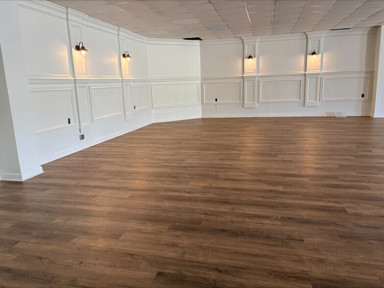More Photos Of 1410 Highway 9 E, Longs Warehouse For Lease