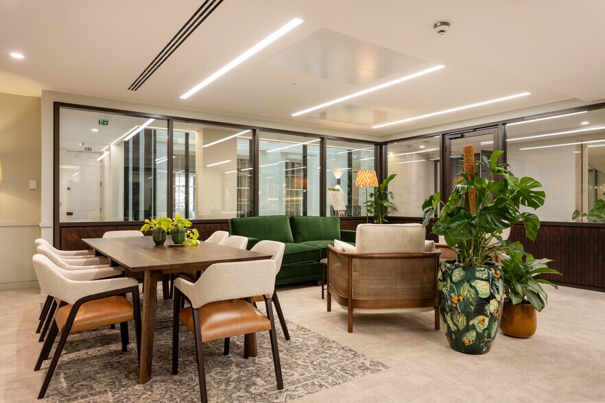 More Photos Of 75 Grosvenor St, London Coworking Space