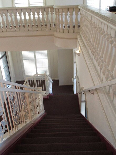 More Photos Of 151 S Sierra Ave, Oakdale Freestanding For Sale