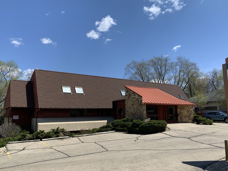 Primary Photo Of 6602 University Ave, Middleton Office For Lease