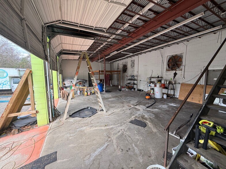 More Photos Of 614 S 7th St, Opelika Auto Repair For Sale