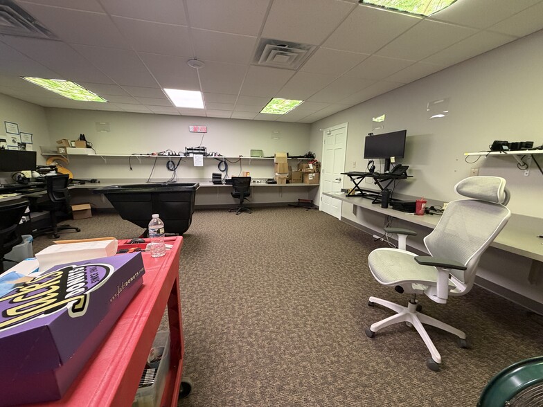 More Photos Of 850 S Marietta St, South Bend Light Manufacturing For Lease