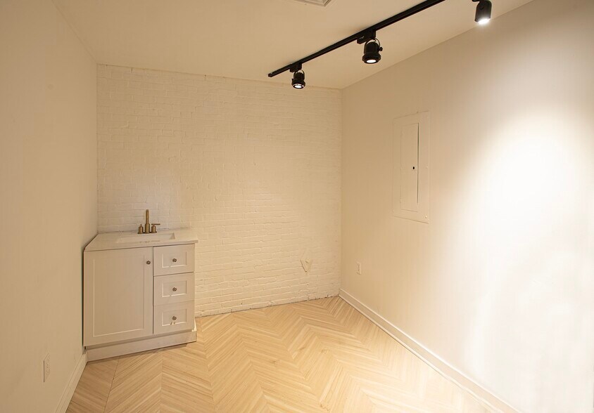 More Photos Of 140 Main St, Northampton Office For Lease