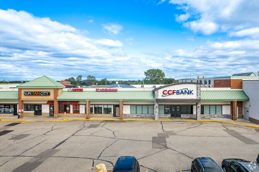 More Photos Of 2221 Highland Ave, Eau Claire Storefront For Lease