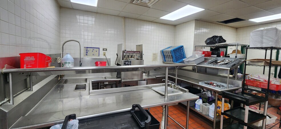 More Photos Of 14225 Jones St, Lavonia Restaurant For Sale