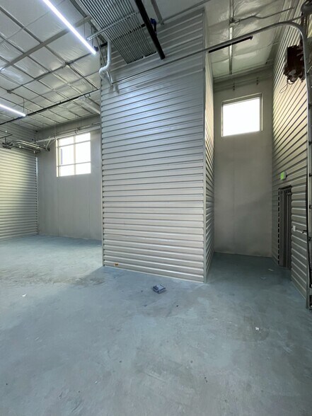 More Photos Of 1001 Depot Hill, Broomfield Showroom For Sale