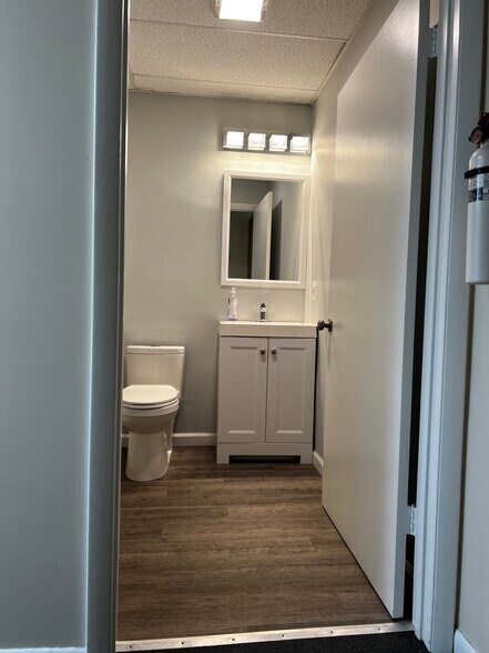 More Photos Of 420 S Crain Hwy, Glen Burnie Medical For Lease