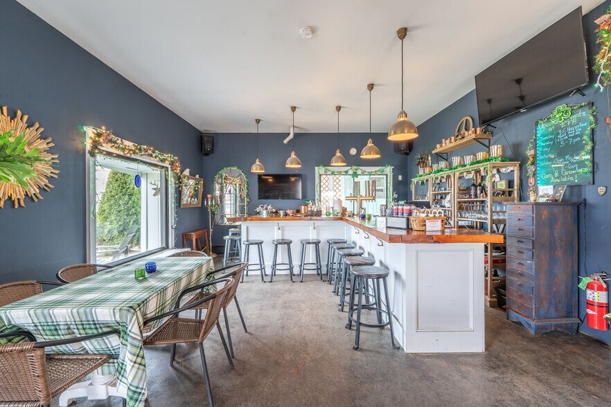 More Photos Of 13100 Main Rd, Mattituck Freestanding For Sale