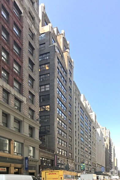 More Photos Of 230 W 39th St, New York Office For Lease