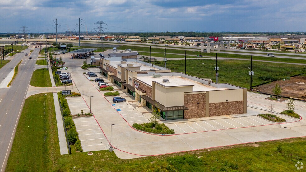 More Photos Of 11131 Harlem Rd, Richmond Freestanding For Lease