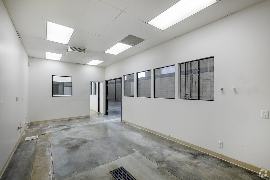 More Photos Of 11837-11845 Teale St, Culver City Warehouse For Lease