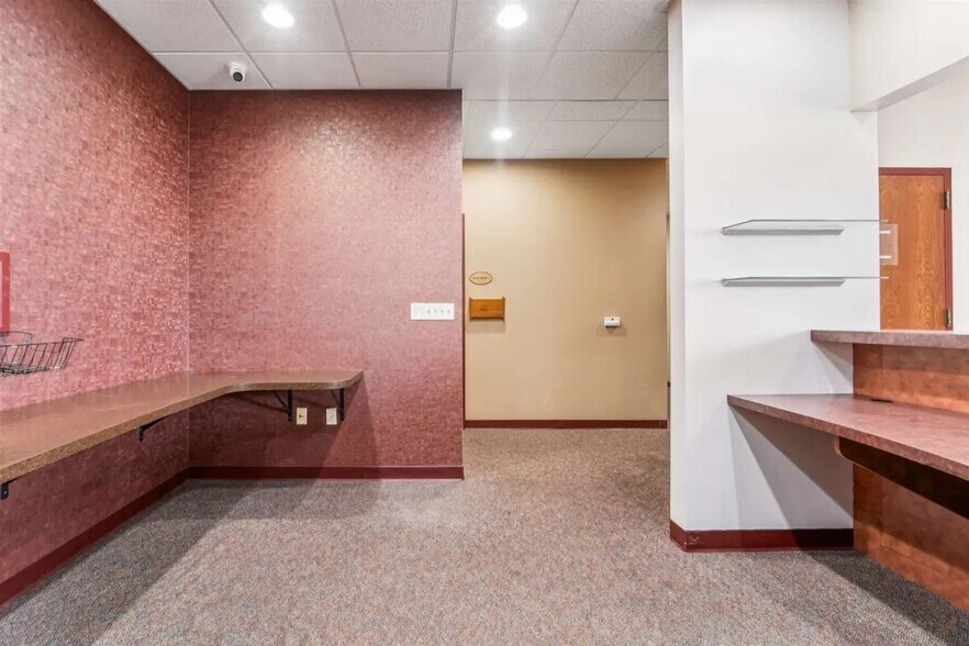 More Photos Of 180 Knights Way, Fond Du Lac Medical For Sale