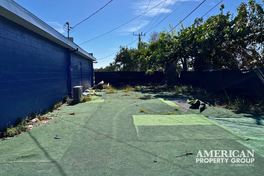 More Photos Of 3835 Tamiami Trl, Port Charlotte Freestanding For Sale