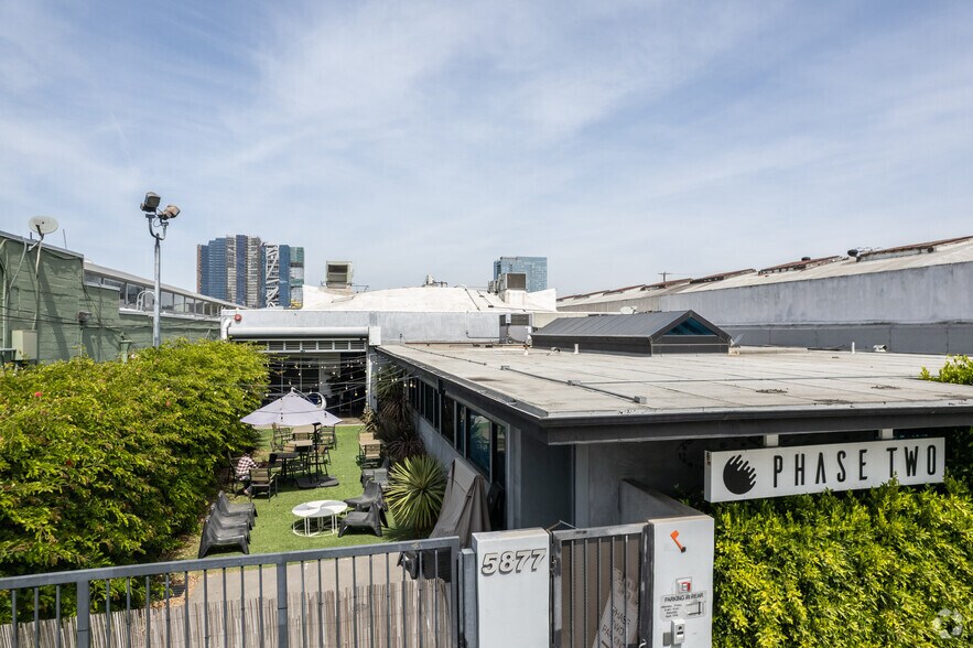 More Photos Of 5877 Obama Blvd, Los Angeles Loft Creative Space For Lease