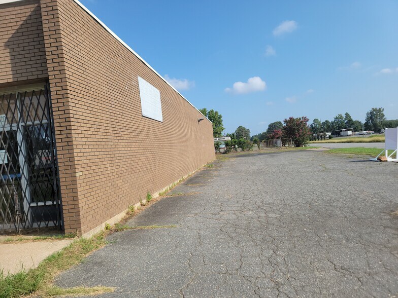 More Photos Of 6320 Scott Hamilton Dr, Little Rock Showroom For Sale