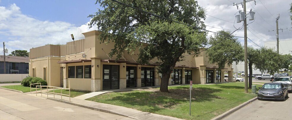 More Photos Of 204 Hollandale Cir, Arlington Freestanding For Lease